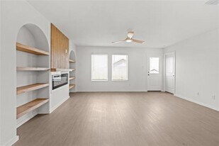 4004 Arklow St in Crowley, TX - Building Photo