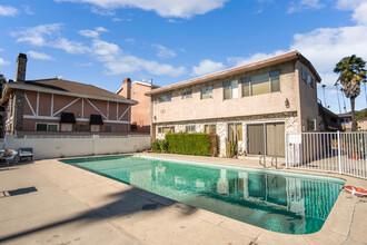 Acacia Courtyard in Glendale, CA - Building Photo - Building Photo