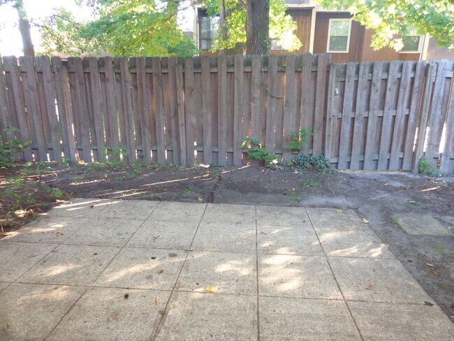 1409 E Tanners Creek Dr in Norfolk, VA - Building Photo - Building Photo