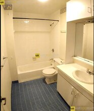 275 Beacon St, Unit 1A in Boston, MA - Building Photo - Building Photo