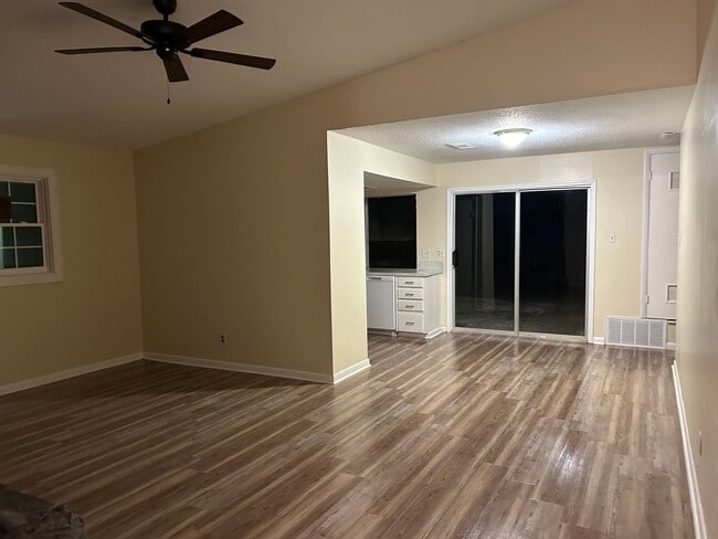 7 Seville Dr in Sherwood, AR - Building Photo - Building Photo