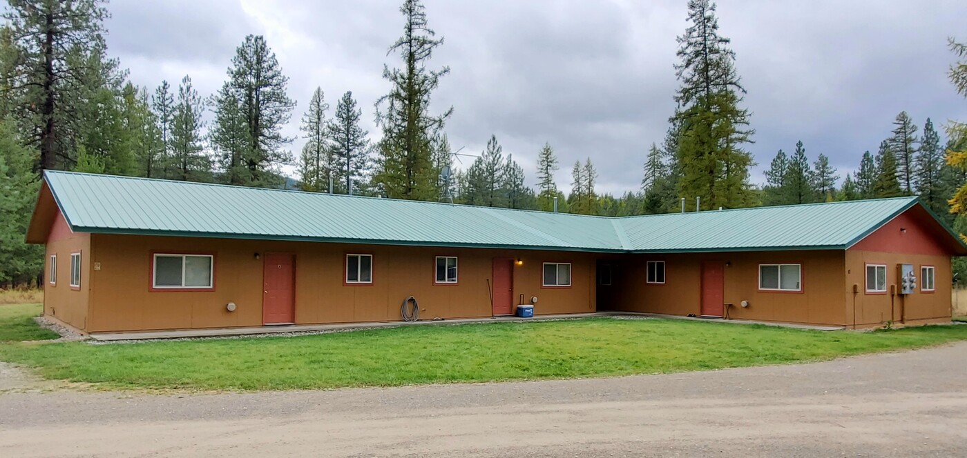 10 Eagles Perch Ln in Trout Creek, MT - Building Photo