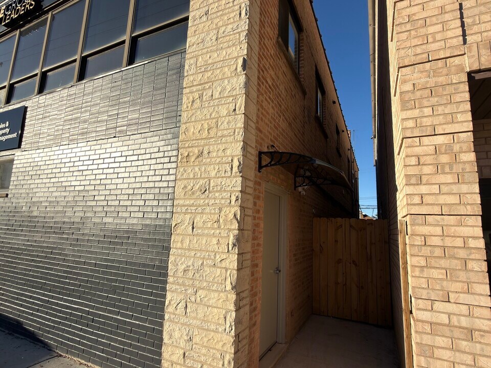 6240 W Belmont Ave in Chicago, IL - Building Photo