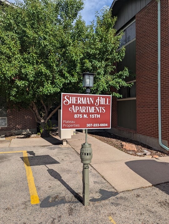 875 N 15th St in Laramie, WY - Foto de edificio