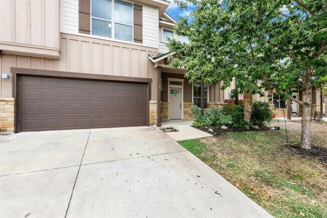 430 Old Fitzhugh Rd in Dripping Springs, TX - Building Photo - Building Photo