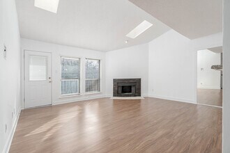 2277 S Kirkwood Rd, Unit 4808 in Houston, TX - Foto de edificio - Building Photo