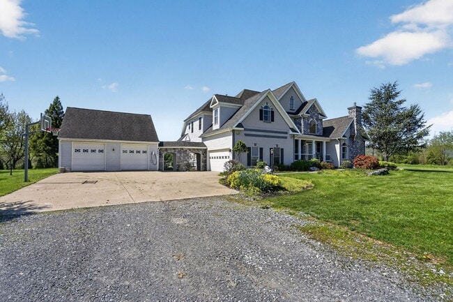 13641 Breezy Meadow Ln in Lovettsville, VA - Building Photo - Building Photo