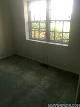 186 Lake Shore Rd in Boston, MA - Building Photo - Building Photo