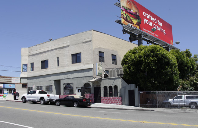 1300 International Blvd in Oakland, CA - Foto de edificio - Building Photo