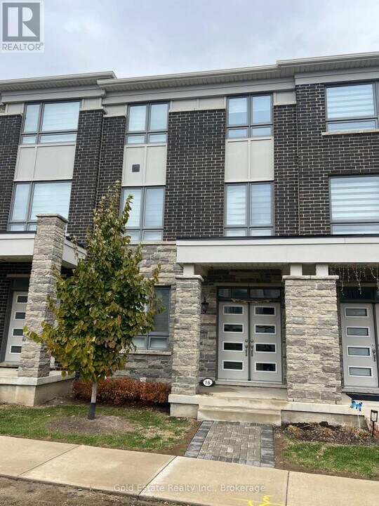 16 Summer Wind Ln in Brampton, ON - Building Photo