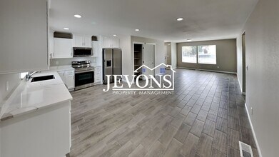 1604 Rock Ave in Yakima, WA - Foto de edificio - Building Photo