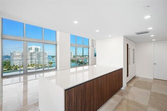 1500 Bay Rd, Unit N-0901 in Miami Beach, FL - Building Photo - Building Photo