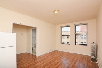 3335 W Diversey Ave in Chicago, IL - Building Photo - Building Photo