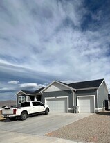 286 W Saddlebrook Dr in Santaquin, UT - Building Photo