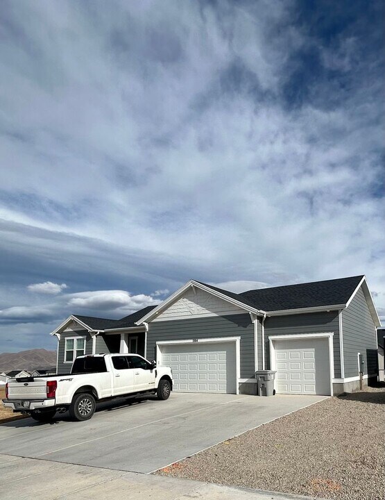 286 W Saddlebrook Dr in Santaquin, UT - Building Photo