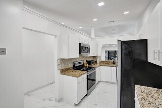 5434 SW 25th Ave in Fort Lauderdale, FL - Building Photo - Building Photo