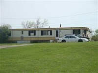 Building Photo - 7660 Mad River Rd Apartments in Hillsboro, Ohio