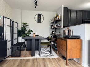 1460 N Sandburg Ter, Unit 501 in Chicago, IL - Building Photo - Building Photo