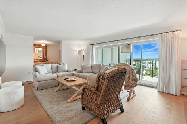 3951 Gulf Shore Blvd N in Naples, FL - Building Photo - Building Photo