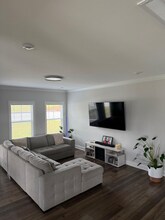 402 Ravensworth Dr in Garner, NC - Building Photo - Building Photo