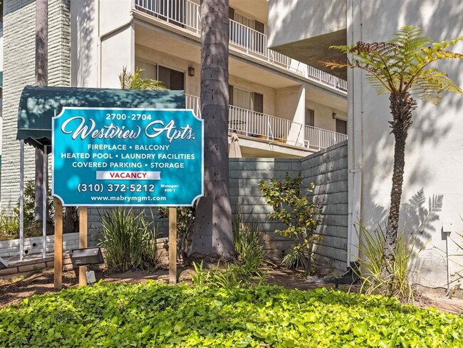 West View Apartments in Manhattan Beach, CA - Building Photo - Building Photo