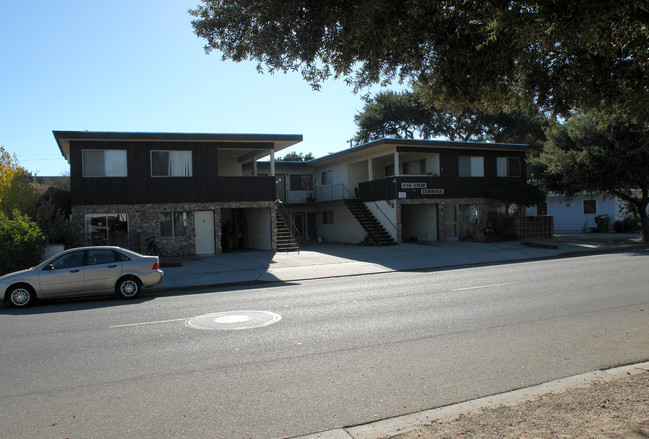 Oakview Terrace in Solvang, CA - Building Photo - Building Photo