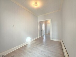 8 Lincoln Ave, Unit 1 in Kearny, NJ - Foto de edificio - Building Photo