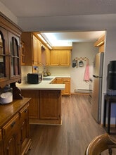 1709 Whitaker St in White Bear Township, MN - Foto de edificio - Building Photo