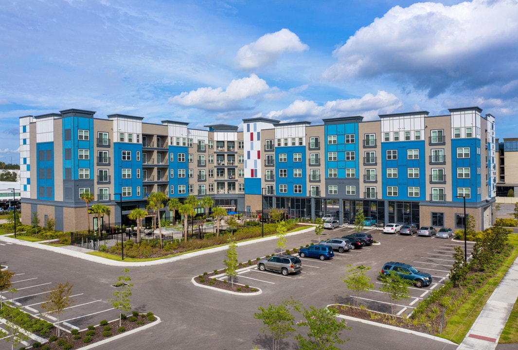 Burlington Post 55+ in St. Petersburg, FL - Building Photo