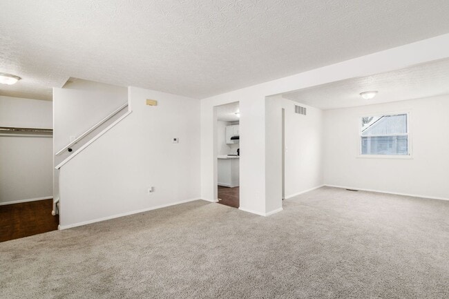 6775 Centennial Dr in Reynoldsburg, OH - Building Photo - Building Photo