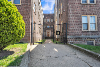 Adams Court Apartments in Wilmington, DE - Foto de edificio - Building Photo