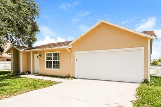 391 SW Undallo Rd in Port St. Lucie, FL - Building Photo - Building Photo