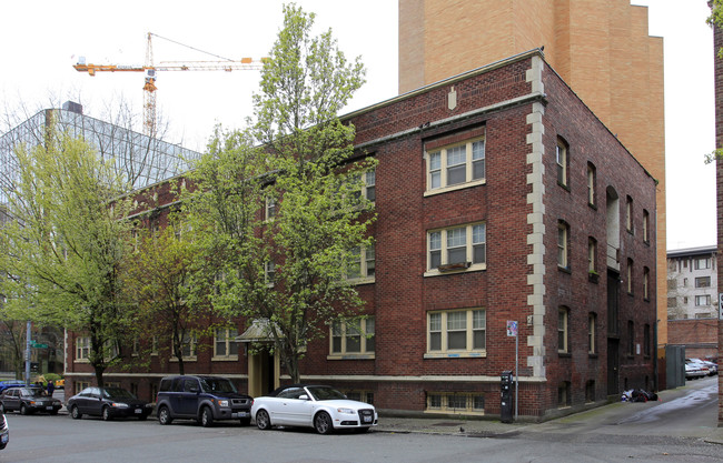 Stonecliff Apartments in Seattle, WA - Foto de edificio - Building Photo