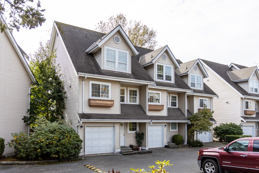 19948 Willoughby Way in Langley, BC - Building Photo