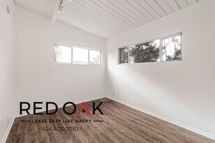 128 Normandie Ave in Los Angeles, CA - Building Photo