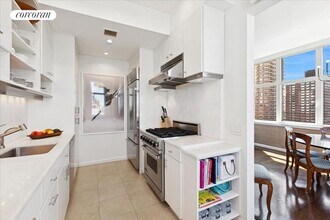 181 E 90th St in New York, NY - Building Photo - Building Photo