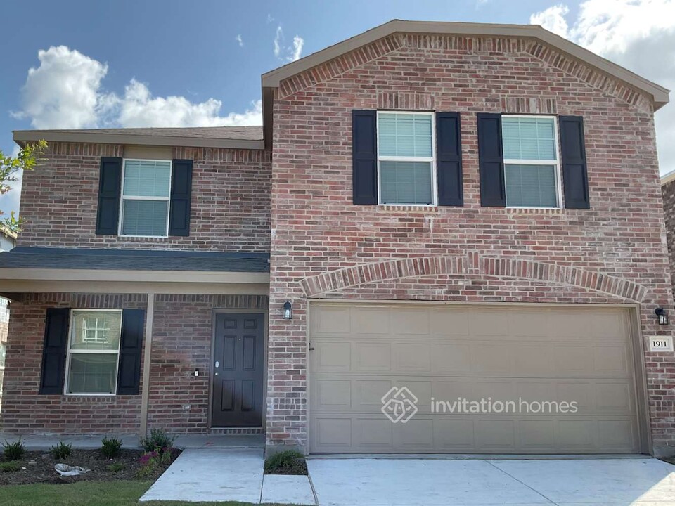 1911 Cherry Bark Ln in Forney, TX - Building Photo