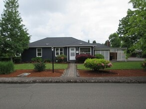713 Manbrin Dr N in Keizer, OR - Building Photo - Building Photo