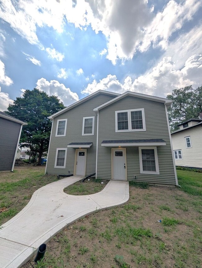 property at 1117 Edwardsburg Ave