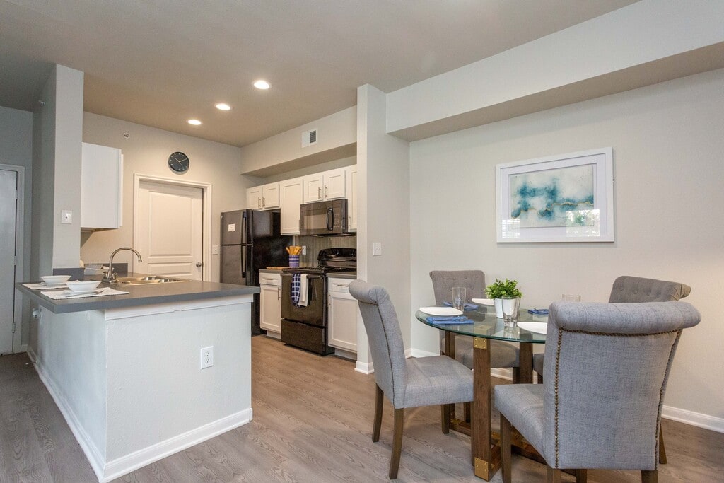 Stoneleigh Corpus Christi, TX Apartments