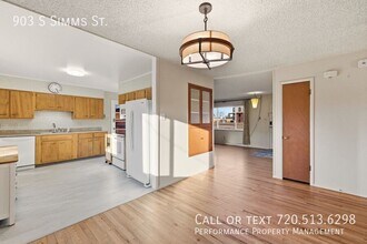 903 S Simms St in Lakewood, CO - Building Photo - Building Photo