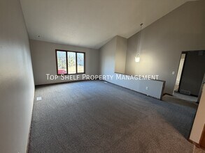 2616 Beverly Dr in Urbandale, IA - Building Photo - Building Photo