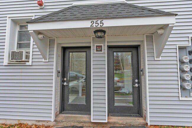 255 Lafayette Pl in Englewood, NJ - Building Photo - Building Photo