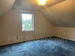 1666 SE Clatsop St in Portland, OR - Building Photo - Building Photo