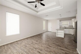 904 Kentucky St, Unit 2 in Alton, TX - Building Photo - Building Photo