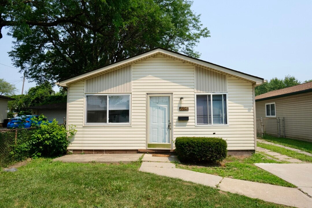 20341 Rosedale St in St. Clair Shores, MI - Building Photo