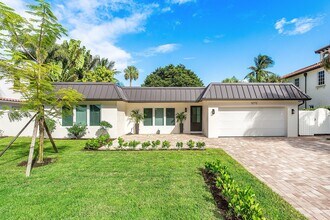 1070 Marble Way in Boca Raton, FL - Building Photo - Building Photo