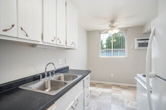 LaBlanche Apartments in St. Paul, MN - Foto de edificio - Interior Photo