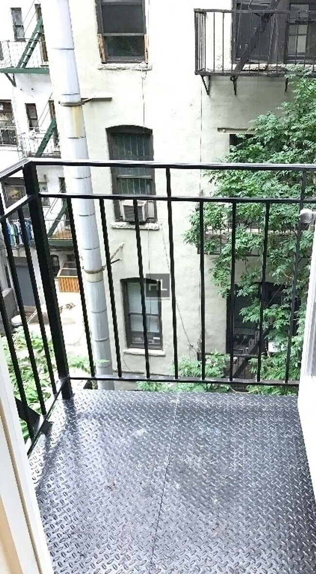 MOTT ST., Unit 15 in New York, NY - Foto de edificio - Building Photo