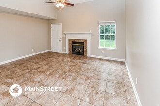 4335 Looking Glass Ln in Charlotte, NC - Foto de edificio - Building Photo